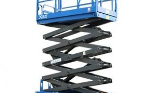 高效安全的桅柱式高空作業平臺在車站的價值